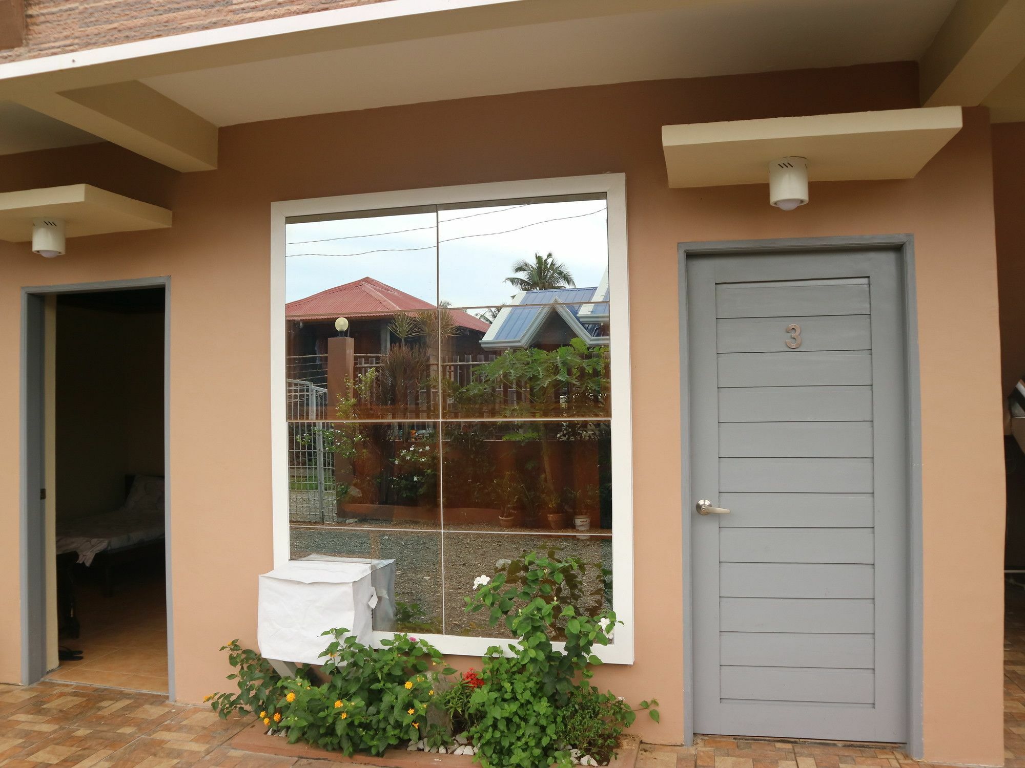 Brown Epitome Lodge Baler Exterior photo